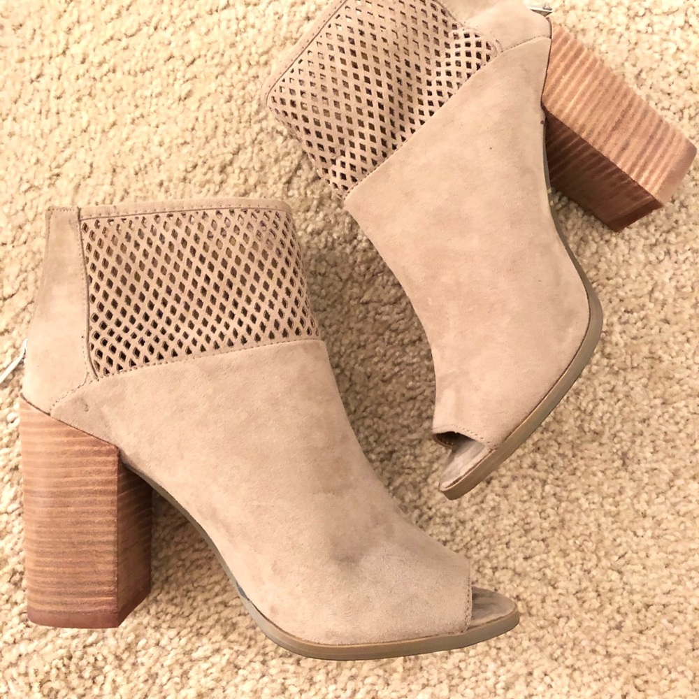 Peep toe ankle boot